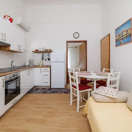 Tariba * Supetarska Draga
